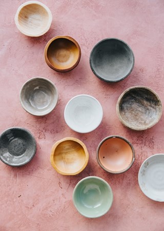 La beauté et la durabilité des assiettes céramiques par l'Atelier des  greffières