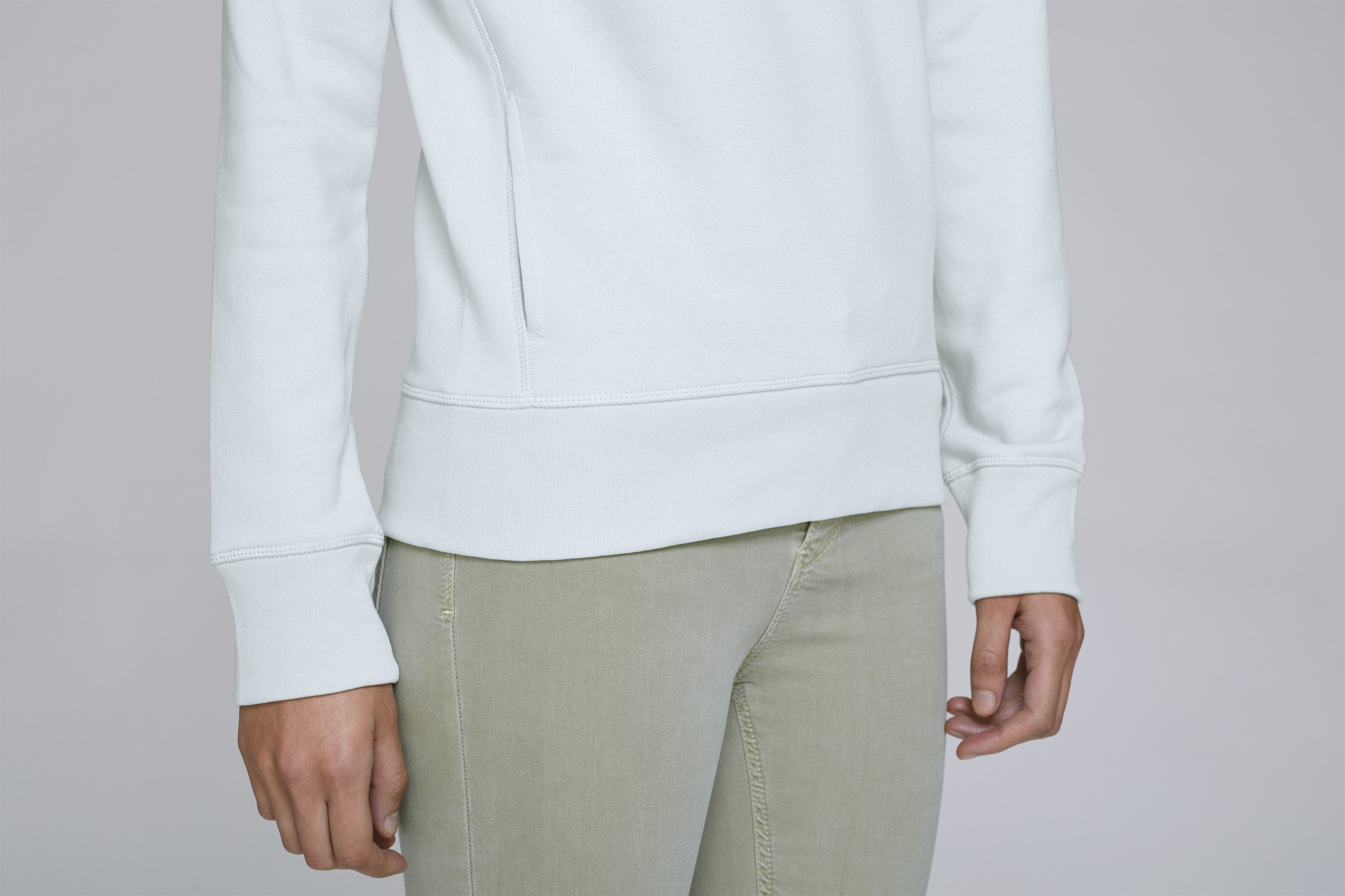 Sweat-shirt coton bio à capuche et manches raglan -