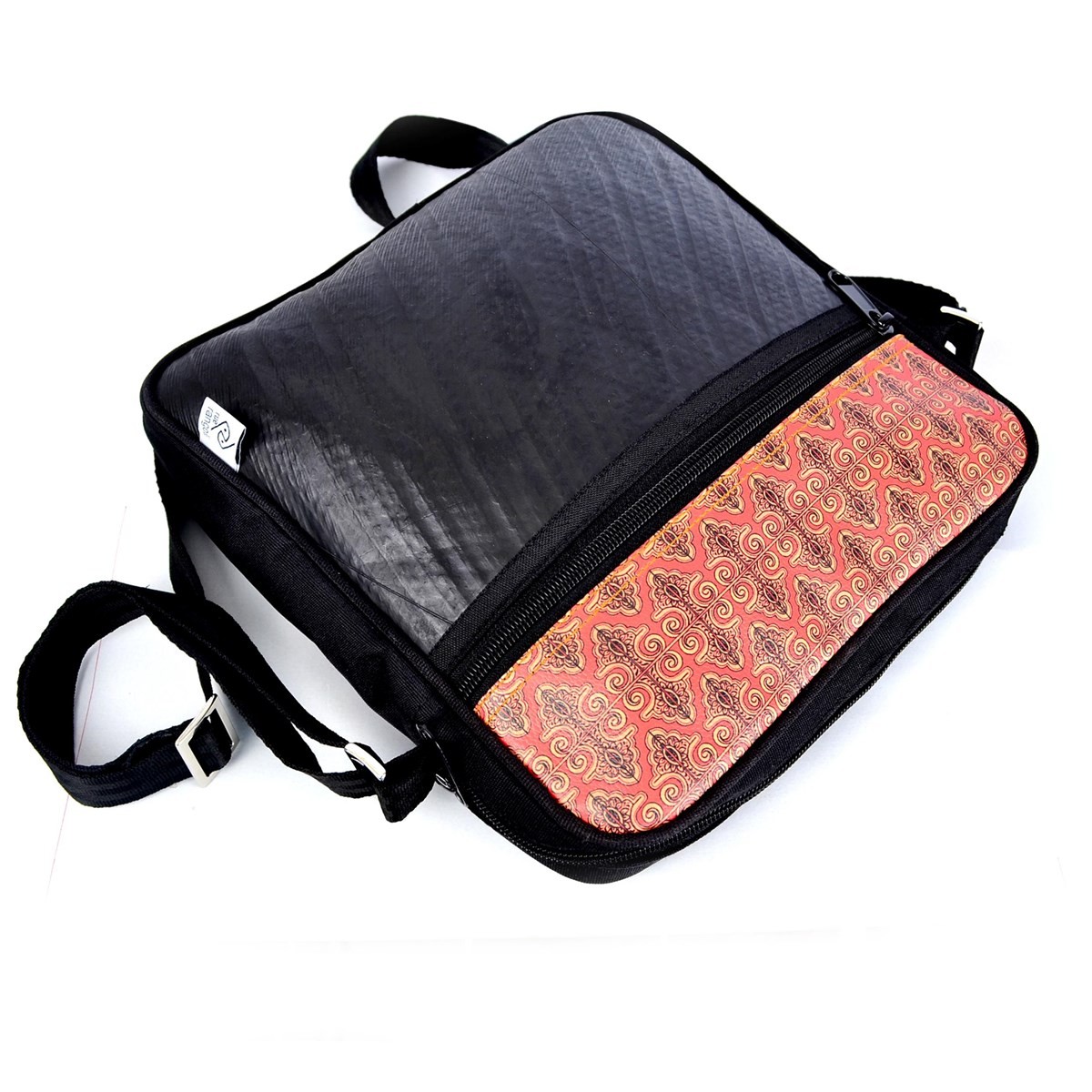 Sac bandoulière en pneu recyclé vegan -