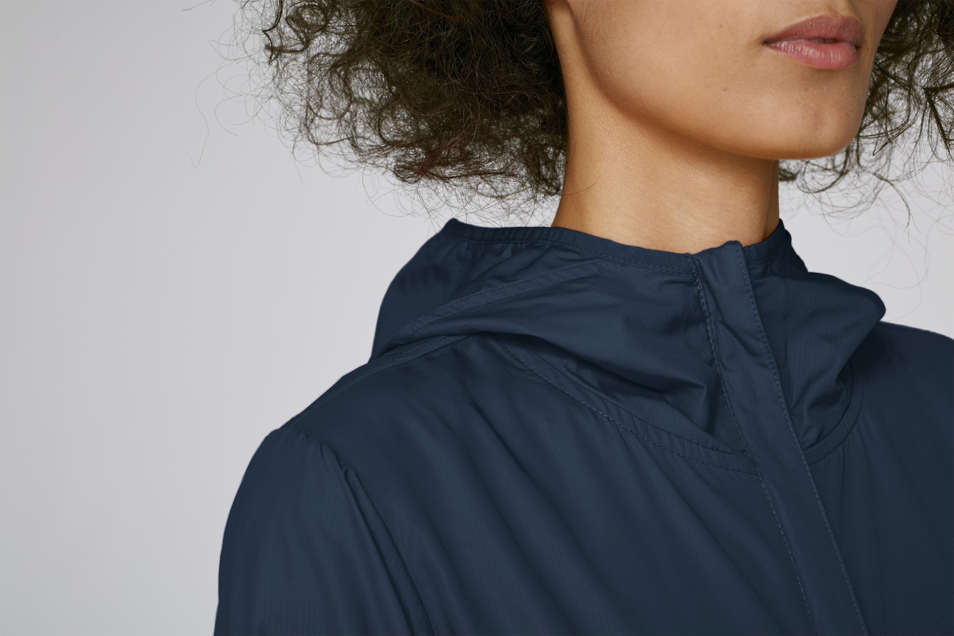 Veste Coupe-vent à capuche en polyester recyclé -