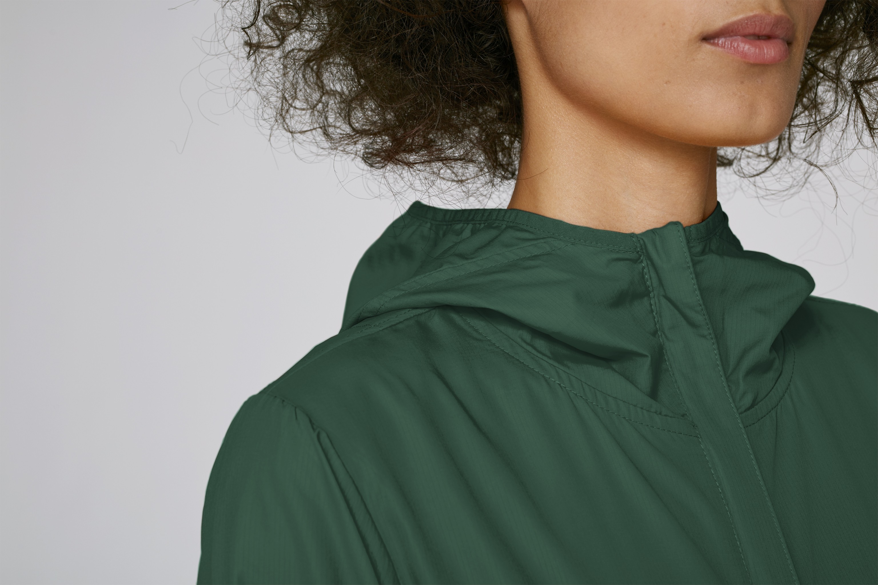 Veste Coupe-vent à capuche en polyester recyclé -