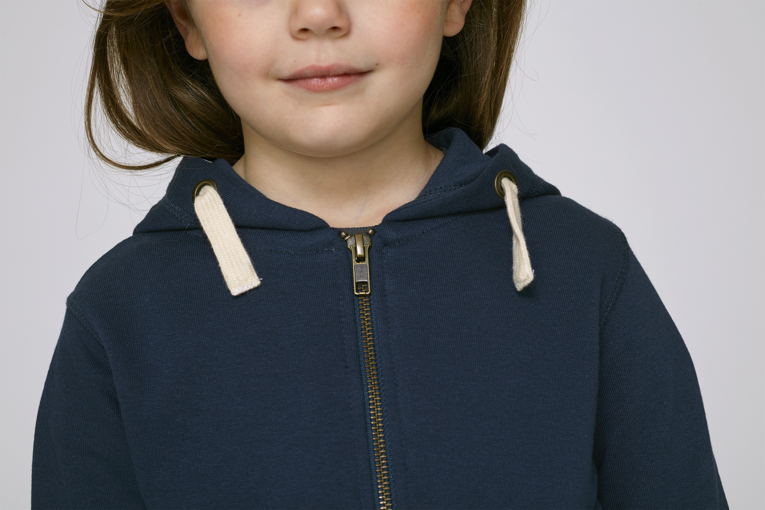 Sweat-shirt en coton bio à capuche zippé enfant -
