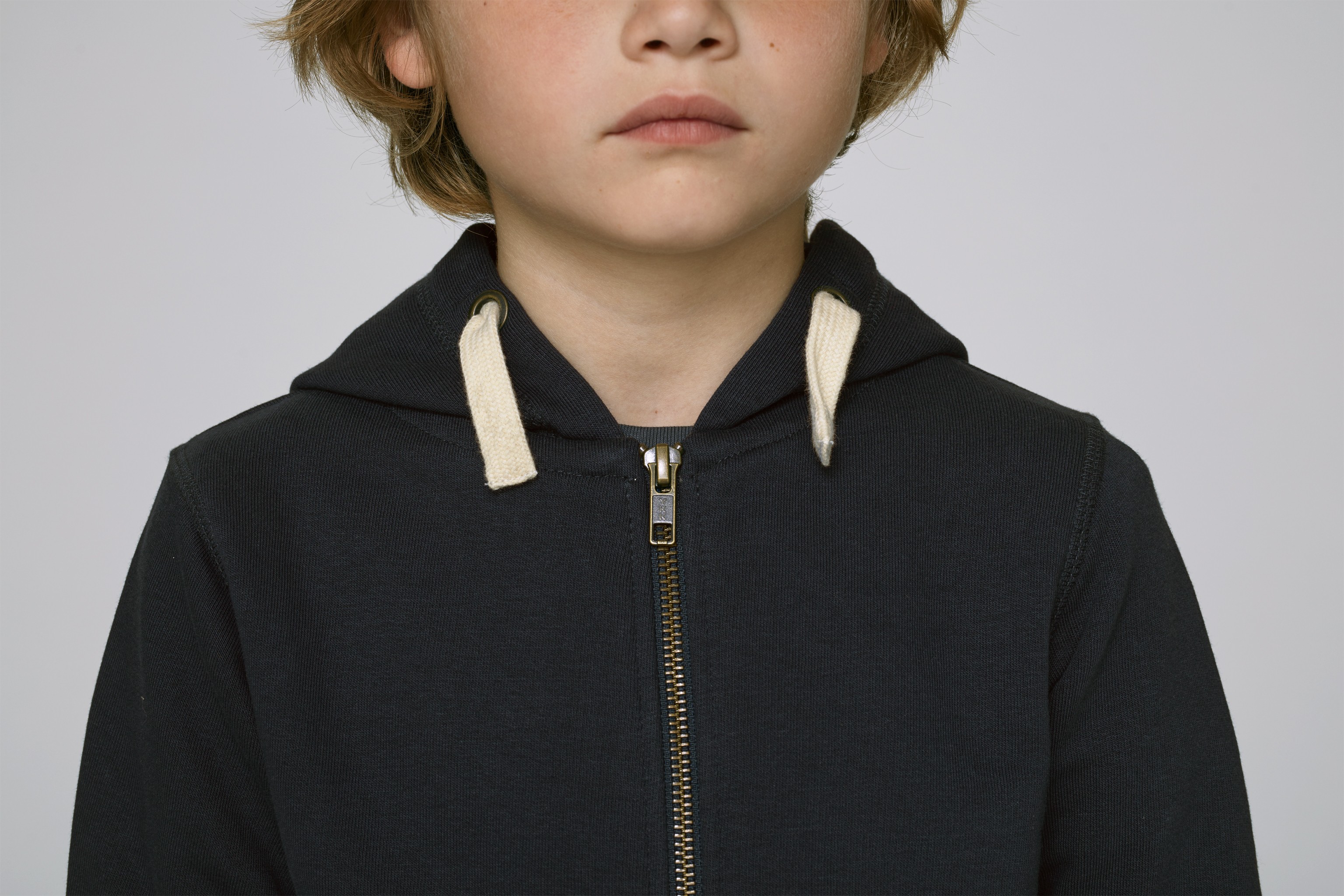 Sweat-shirt en coton bio à capuche zippé enfant -