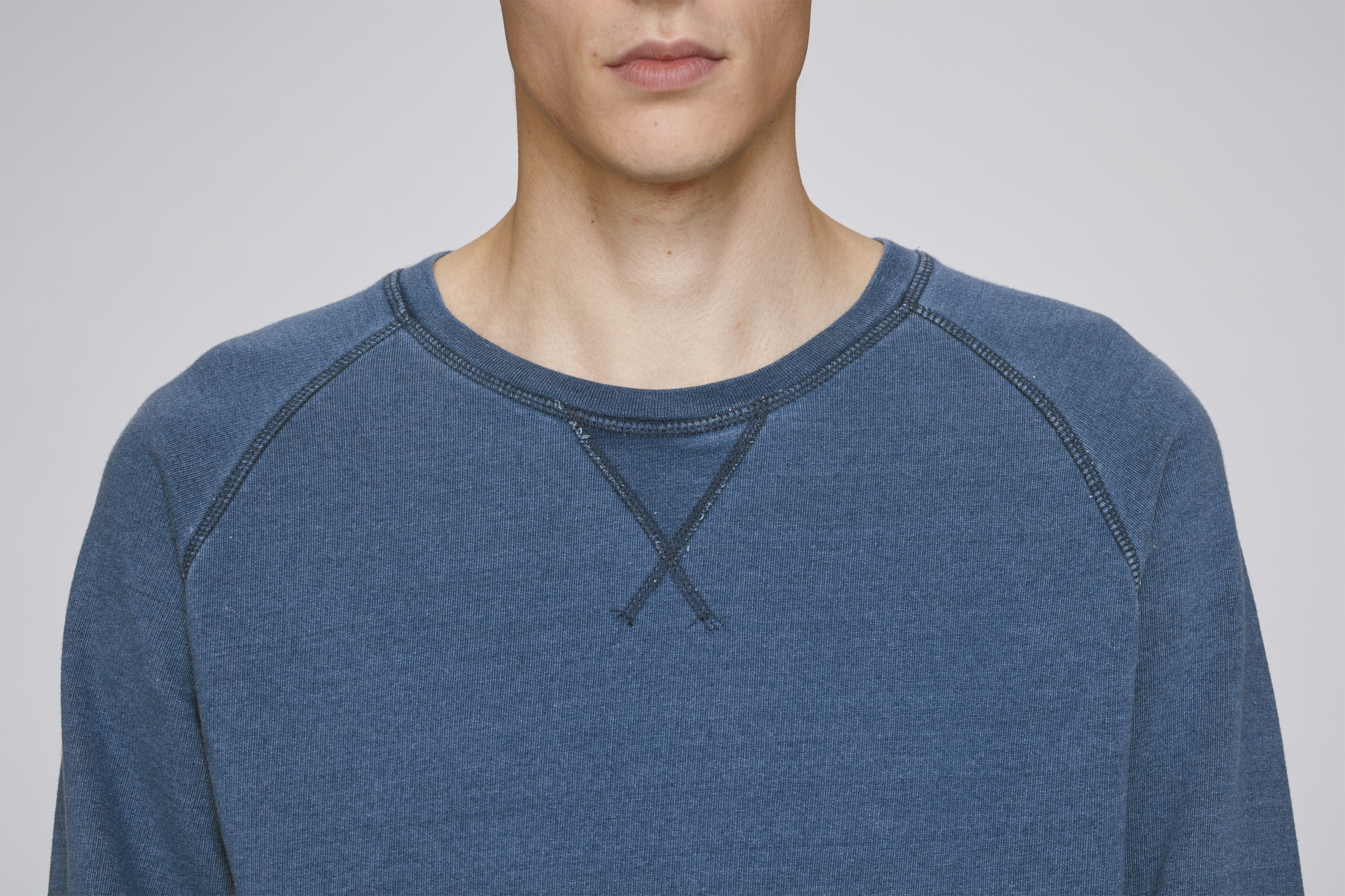 Sweat-shirt denim en coton bio à col rond -