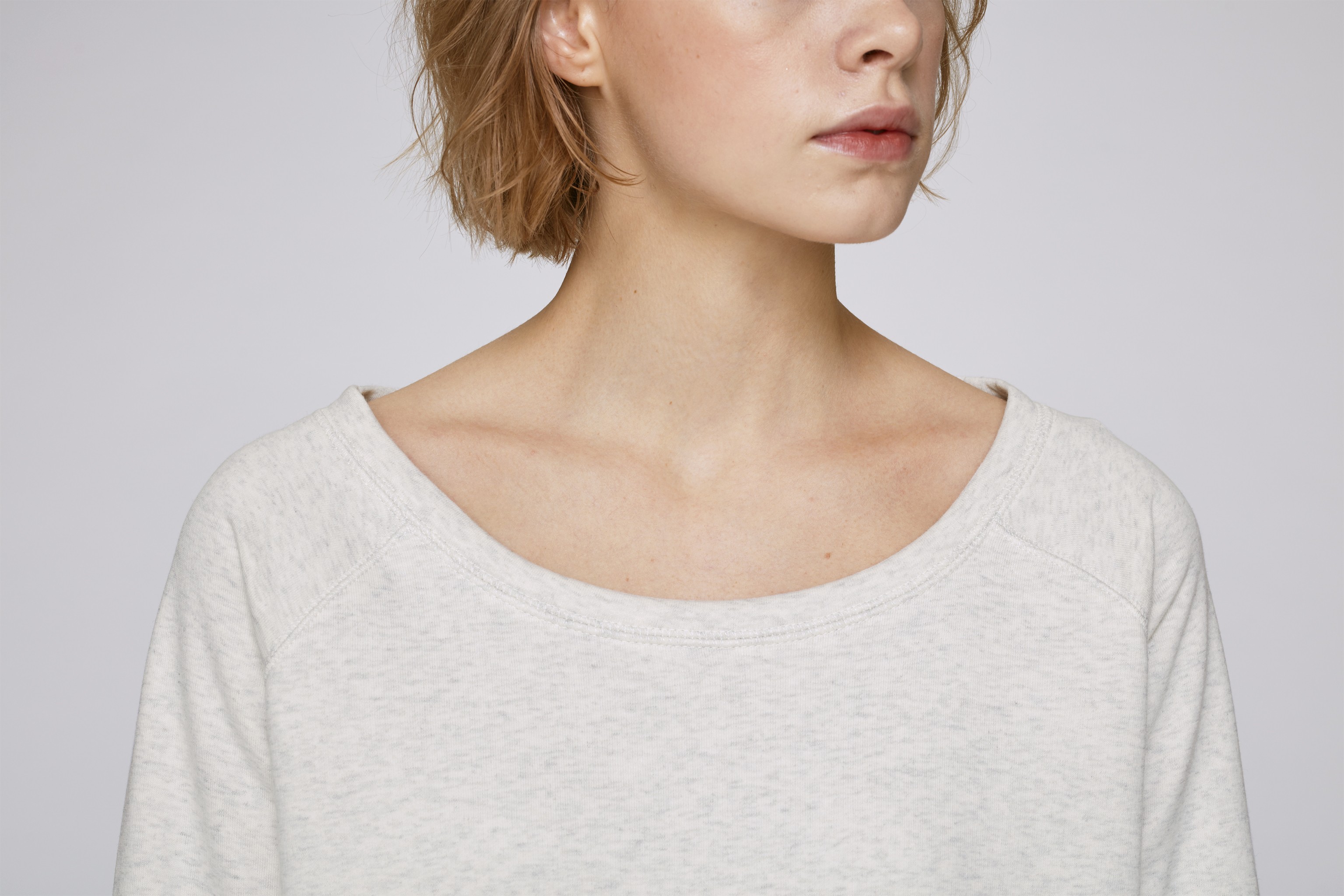 Sweatshirt en coton bio encolure dégagée -