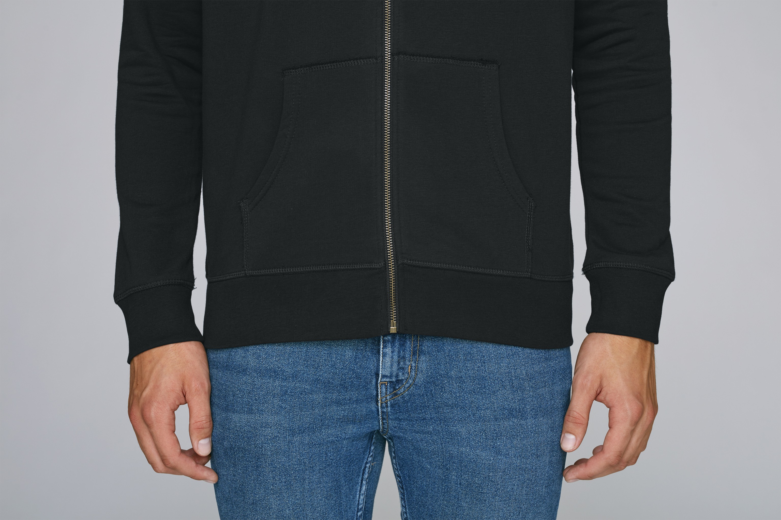 Sweatshirt en coton bio zippé à capuche -