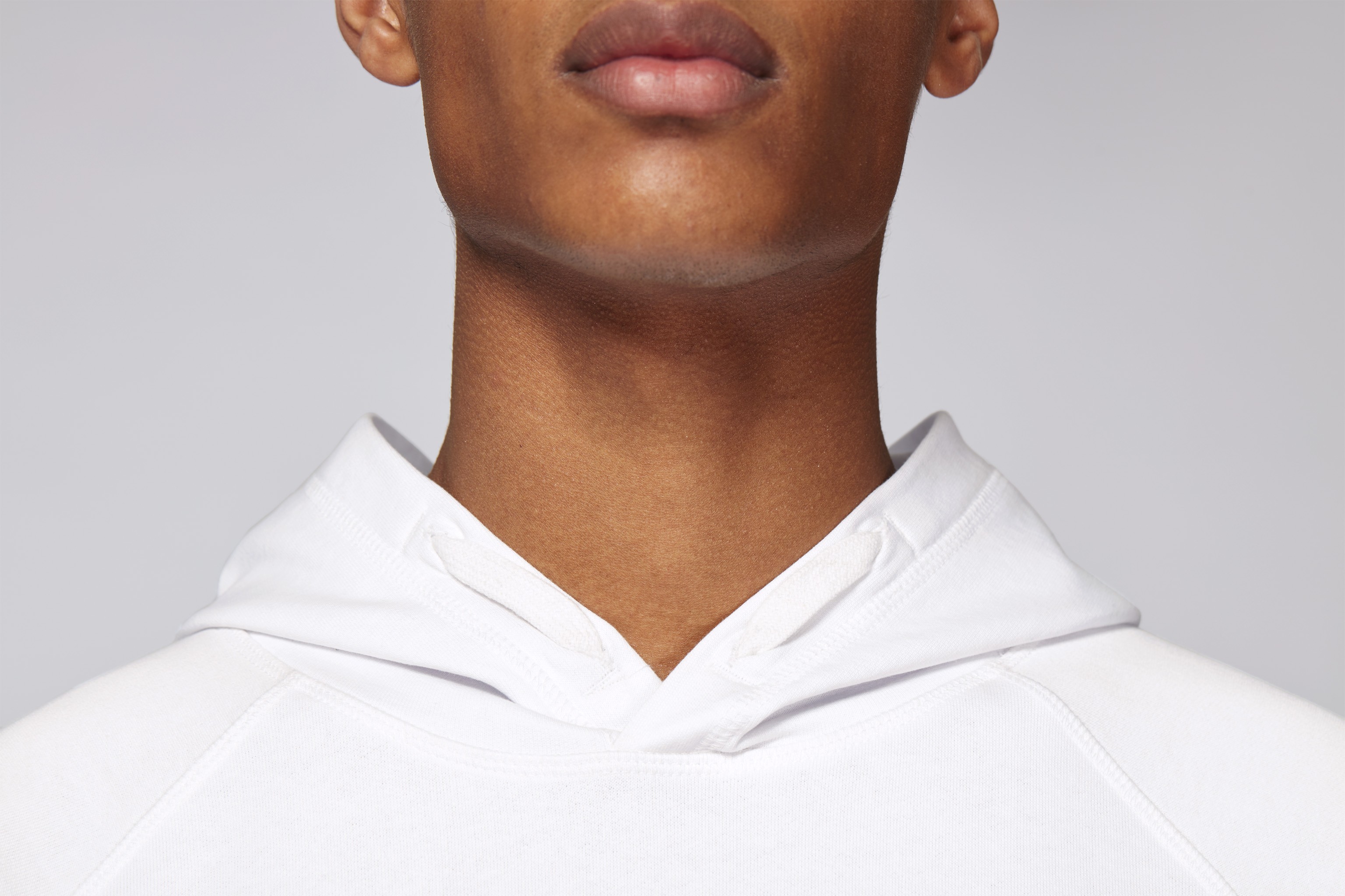 Sweat à capuche et poches en coton bio -