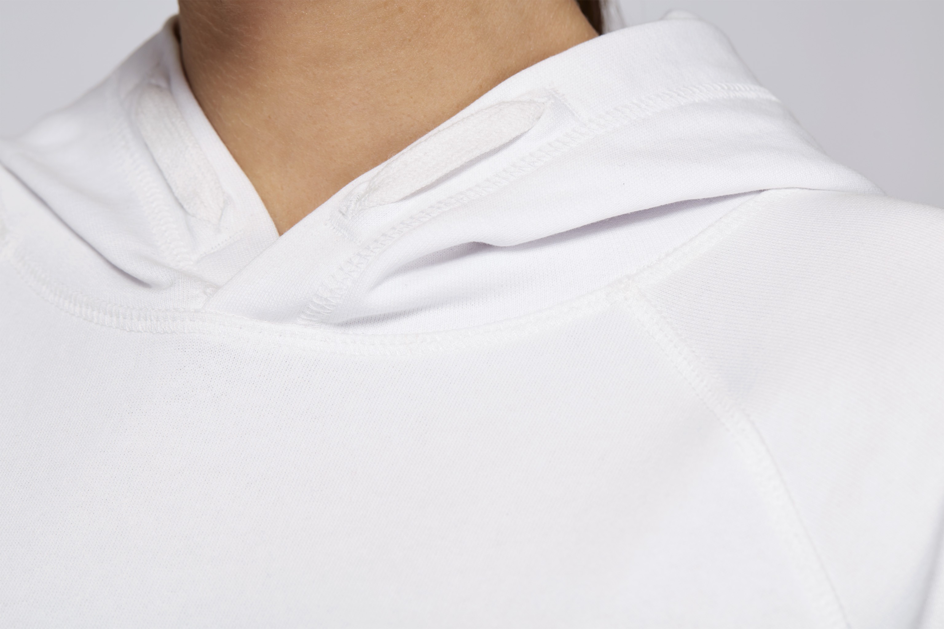 Sweat à capuche et poches en coton bio -