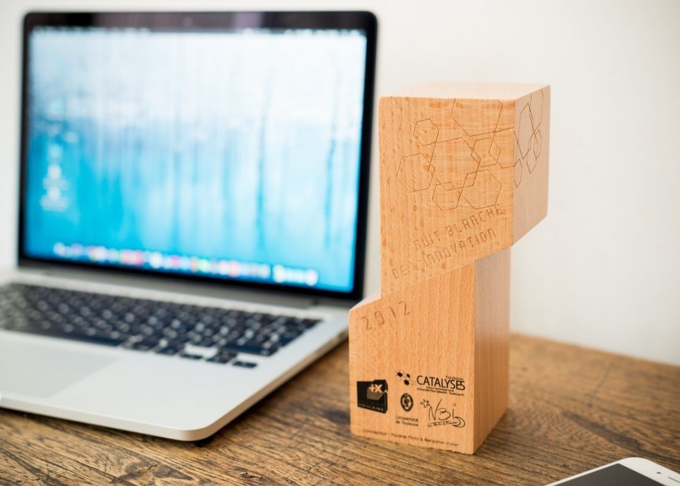 Trophée César en bois made in France - 3