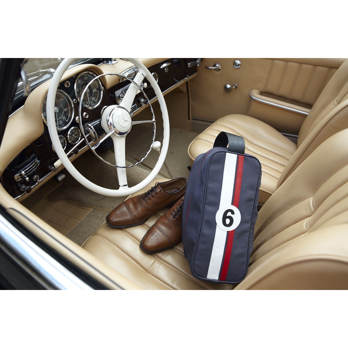 Sac à chaussures bleu motif blanc et rouge -