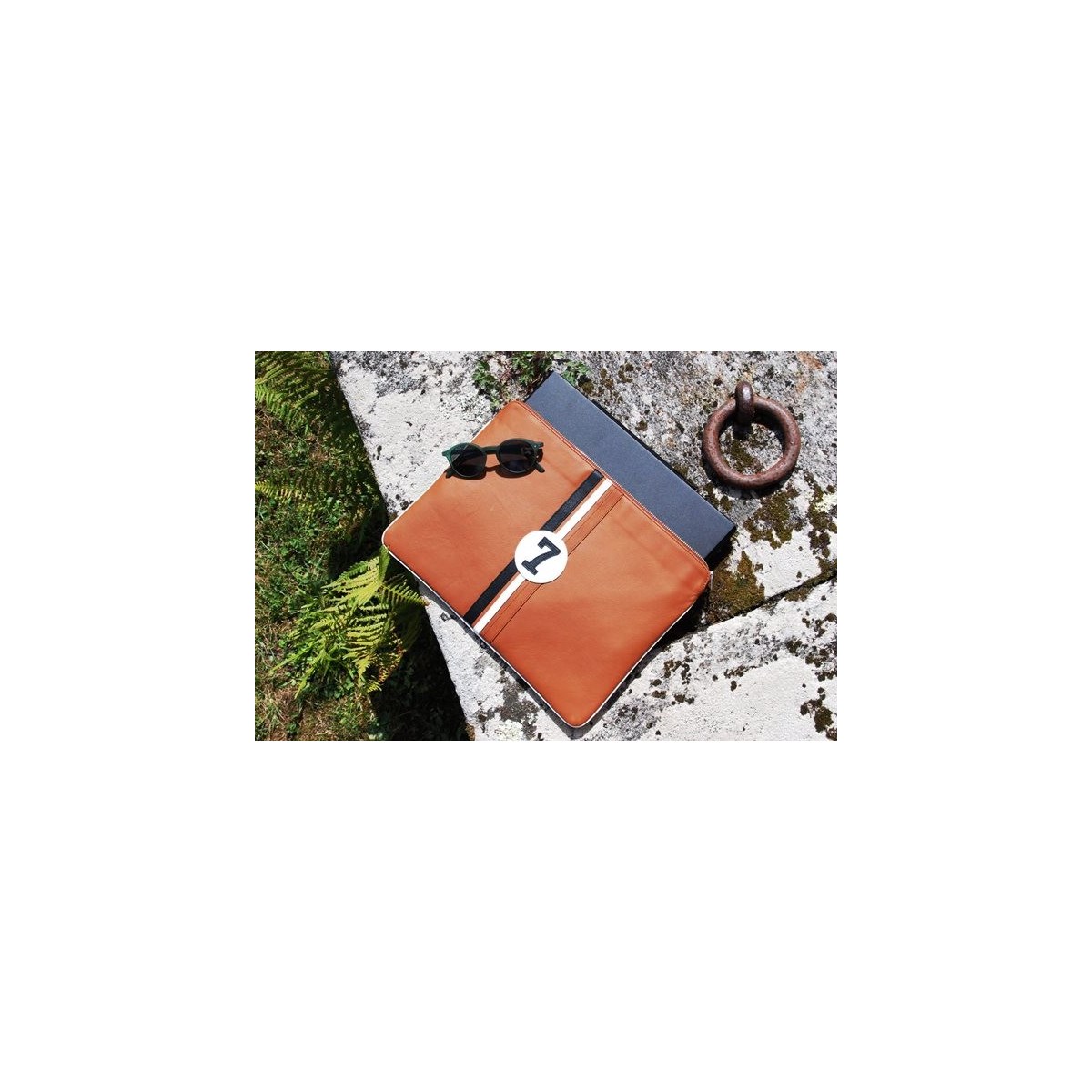 Housse ordinateur 15 pouces cuir camel -