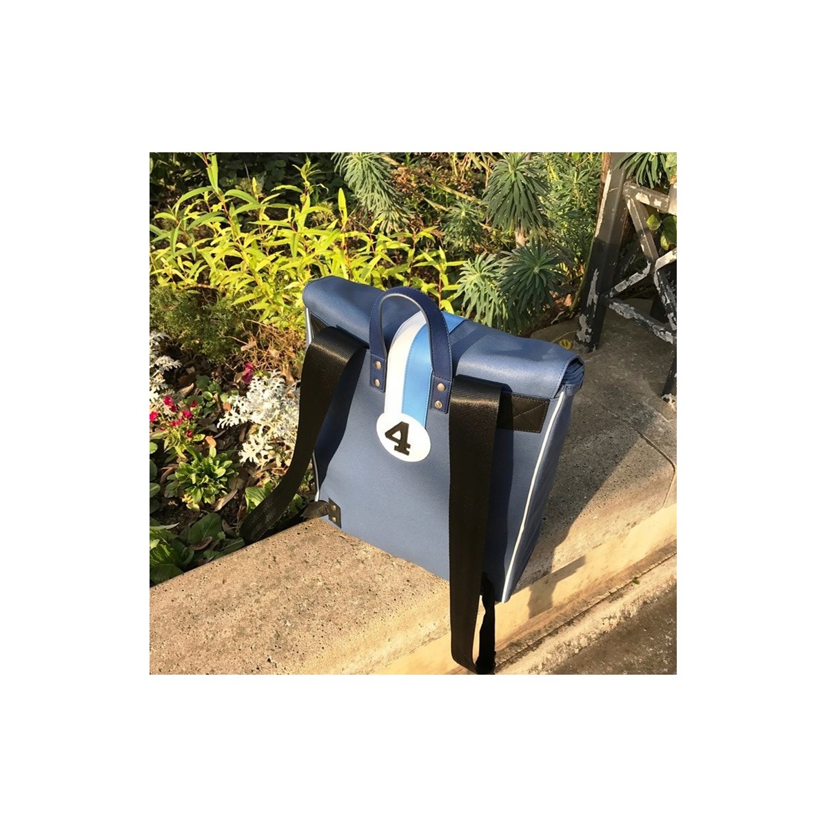 Sac à dos bleu imperméable - Eugène T4 -