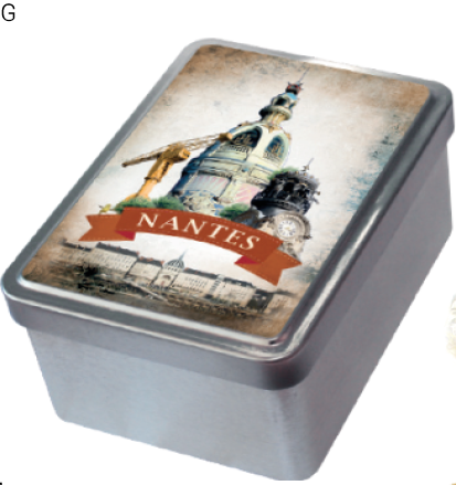 Boite métal avec caramels au beurre salé ou grands sablés