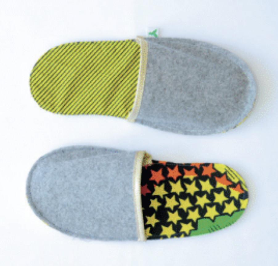 Chaussons en moquette et bâche upcyclées - 2