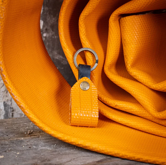 Porte-clés upcyclé en lances-incendies de pompier made in France  - 5