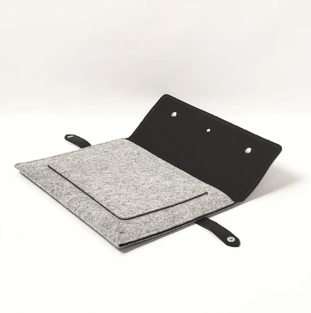 Pochette ordinateur upcyclée et Made in France - 4