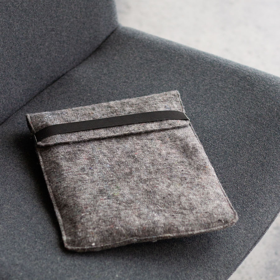 Housse ordinateur Astro : housse avec rabat recyclée avec élastique fantaisie - 3