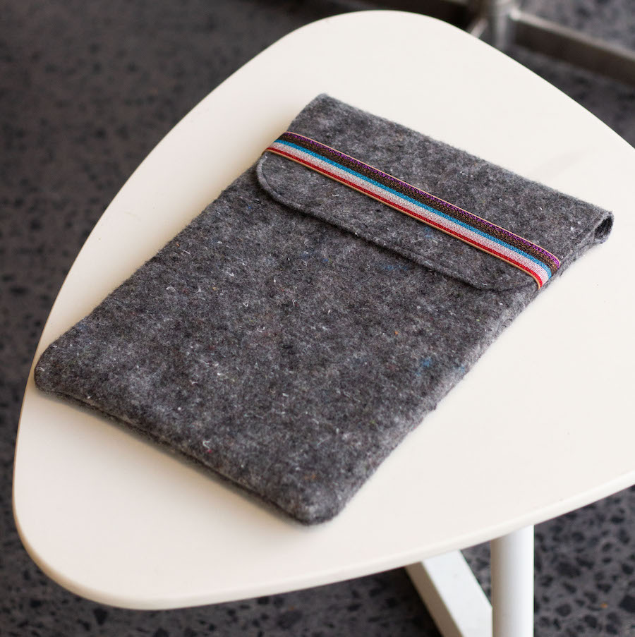 Housse ordinateur Astro : housse avec rabat recyclée avec élastique fantaisie - 4