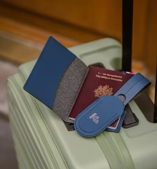 Porte passeport en cuir recyclé personnalisable Made in France - 4