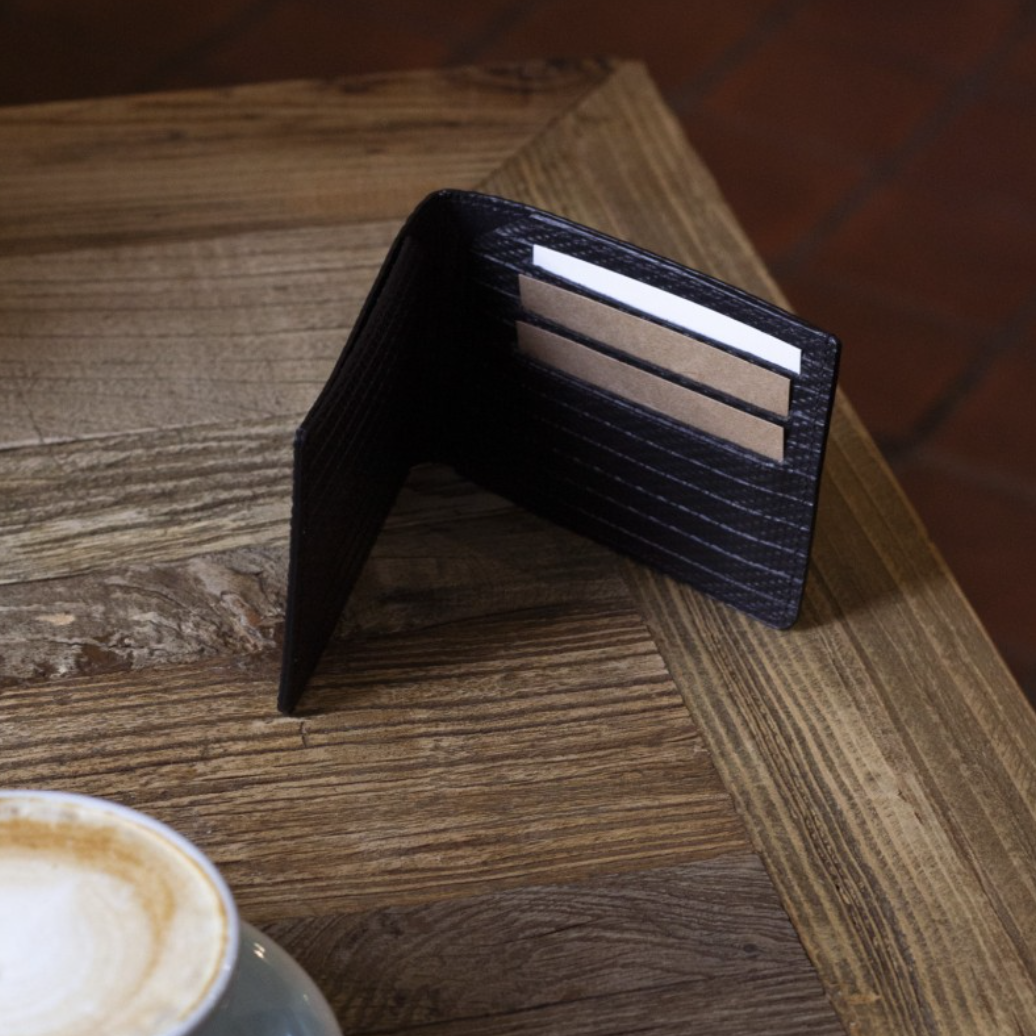 Portefeuille en lance d'incendie upcyclé Made in France - 2