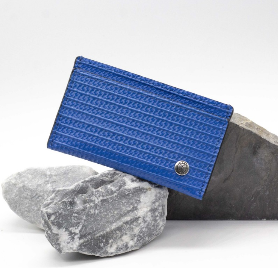 Porte-cartes en lance à incendie, upcyclé en France - plusieurs couleurs - 3