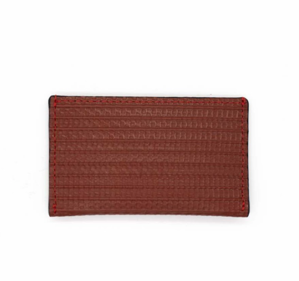 Porte-cartes en lance à incendie, upcyclé en France - plusieurs couleurs -