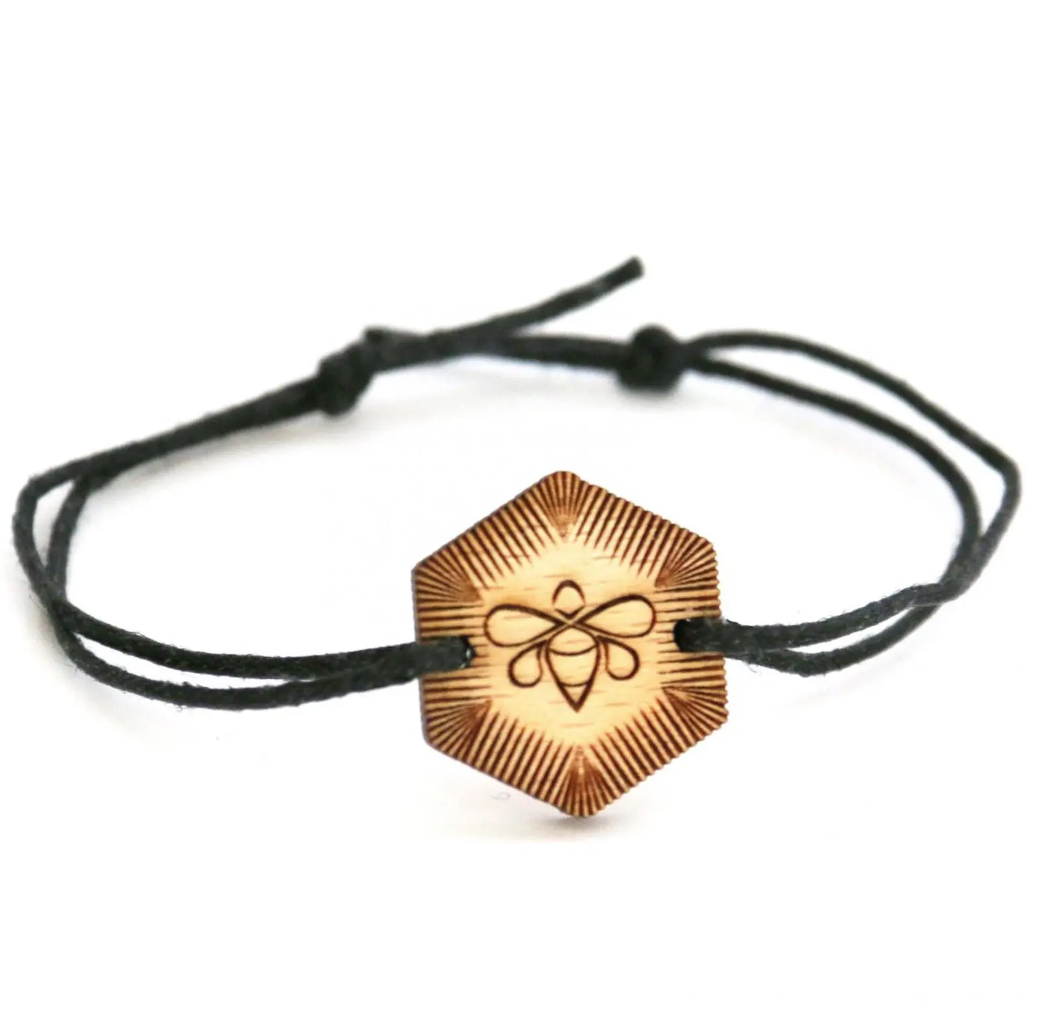 Bracelet et médaillon en bois foot made in France Imagine - 2