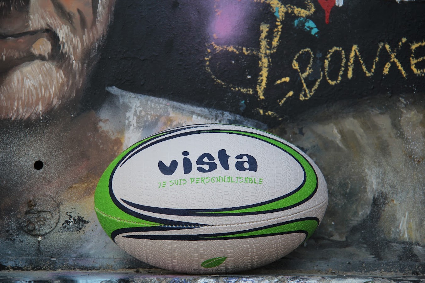 Ballon de rugby en matières recyclées - 1