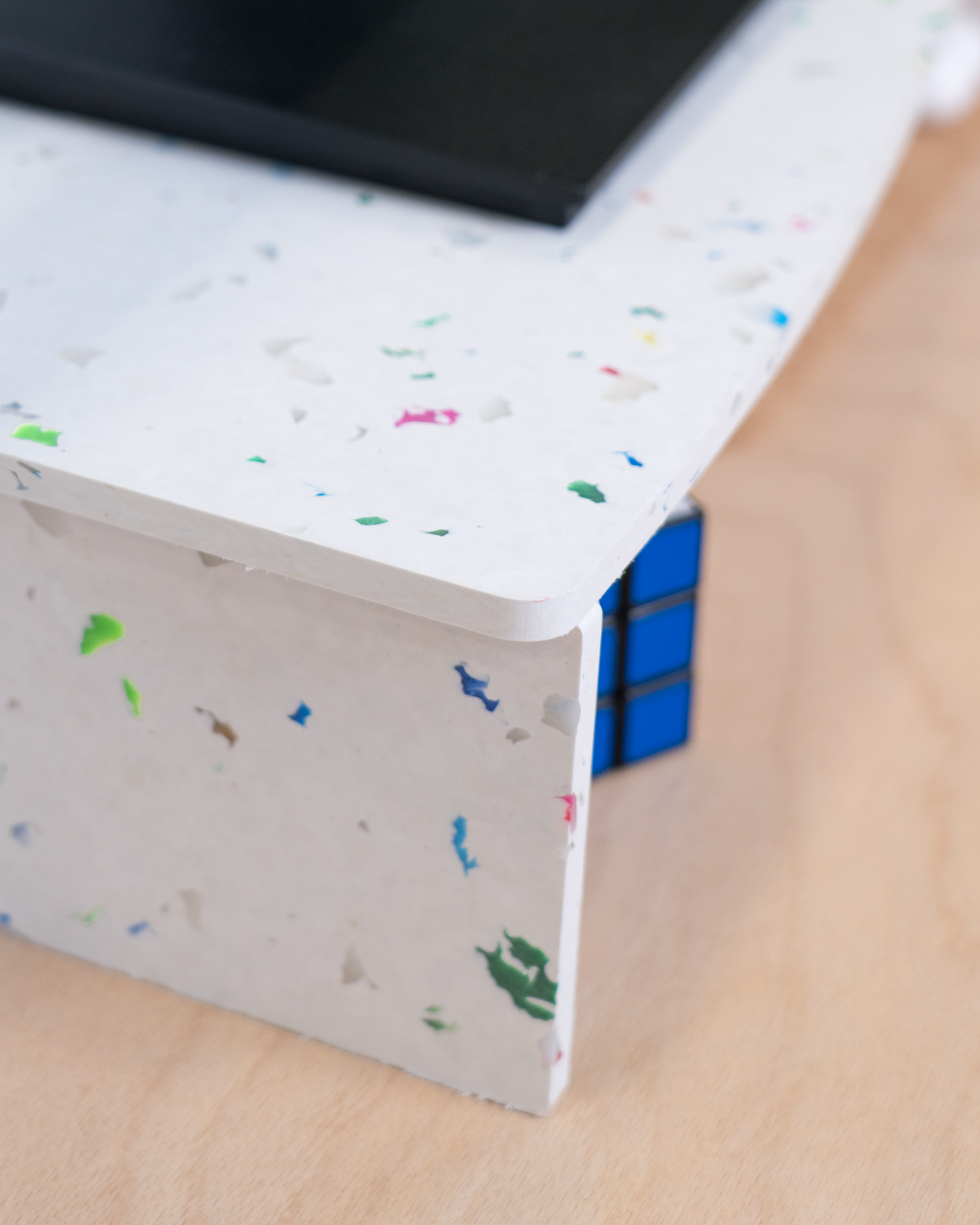 Réhausseur d'écran plastique recyclé Made in France -