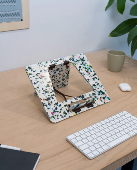 Support d'ordinateur en plastique recyclé Made in France -