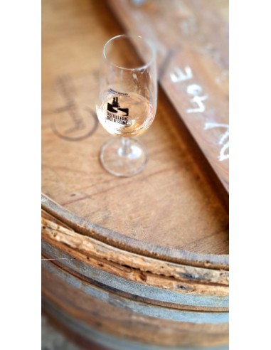 Rhum de Guadeloupe transporté à la voile -