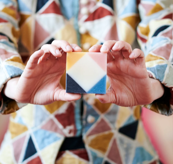 Coffret de 4 savons solides bio Made in France -