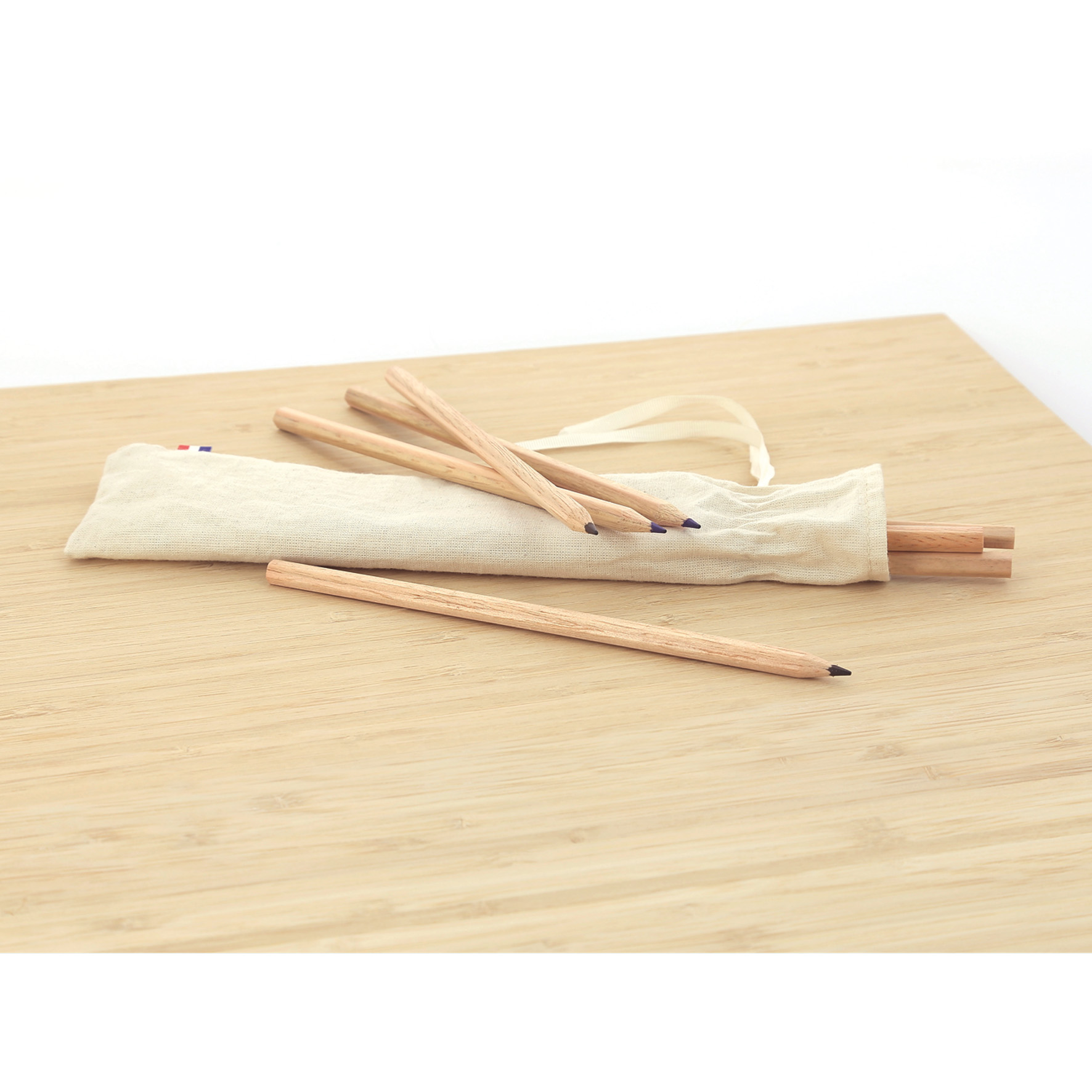 Pochette avec crayons de couleur en coton certifié Made in France -