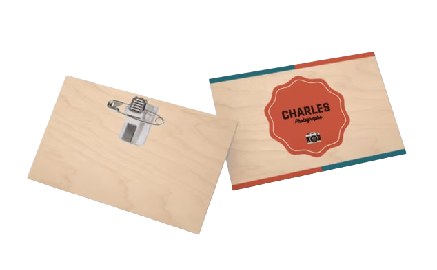 Badge en bois avec pince crocodile et épingle Made in France