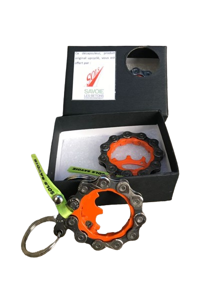 Décapsuleur en pignons fix de vélos upcyclés -