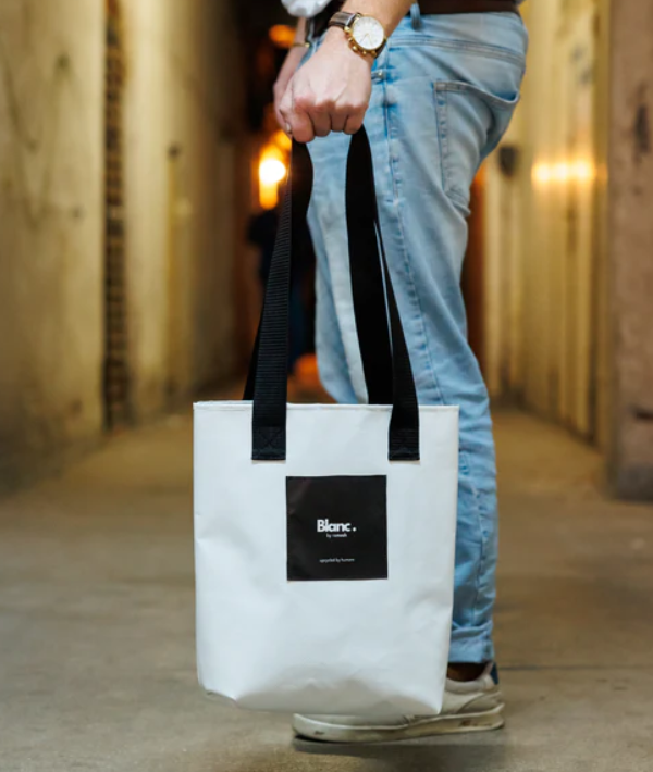 Tote bag en bâche upcyclée - Revive -
