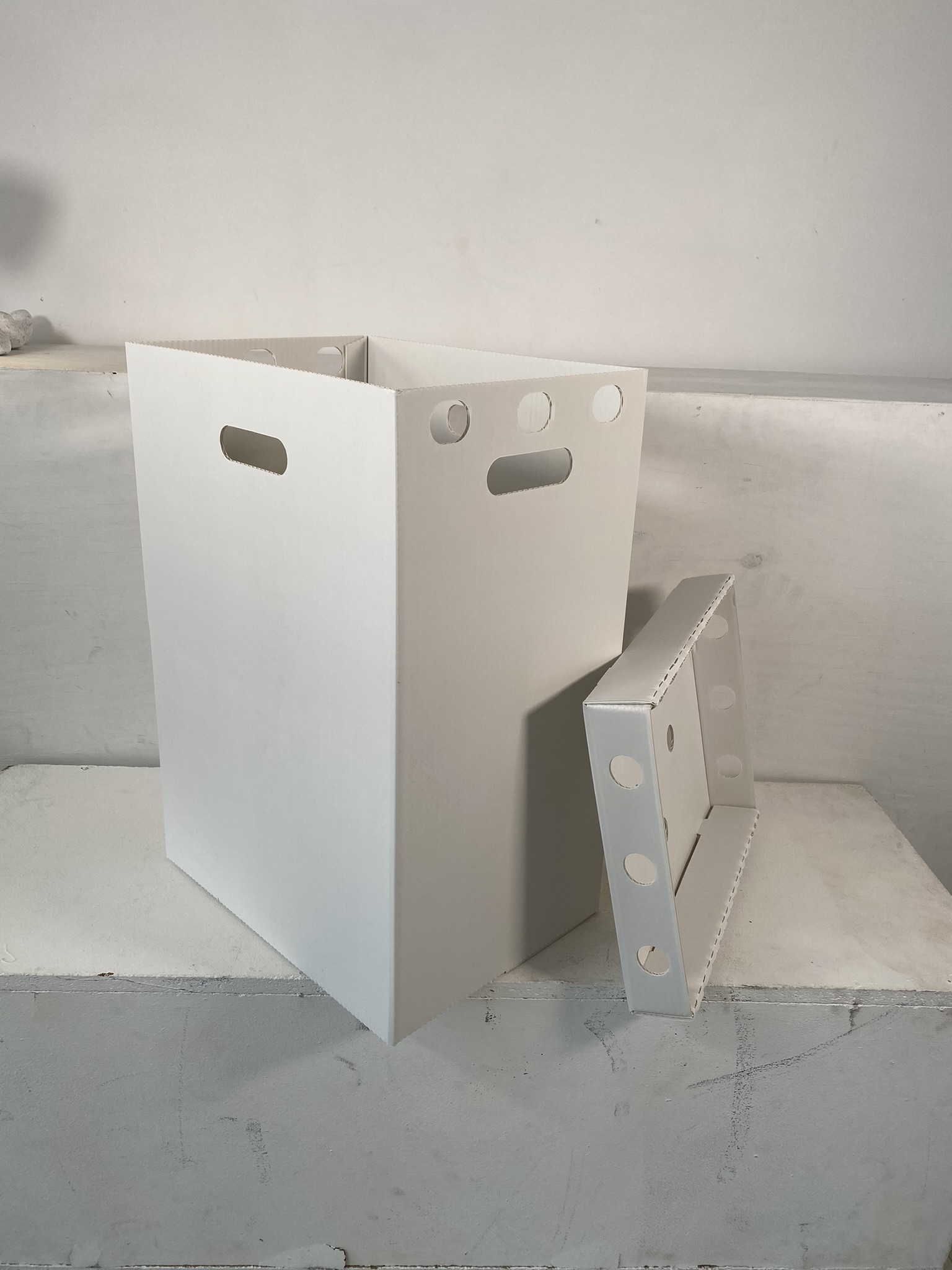 Boîte ultra-résistante en carton ondulé minéral -