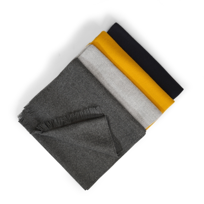 Echarpe unie d'hiver avec petites franges