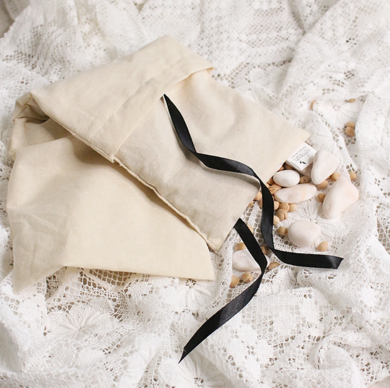 Bouillotte sèche avec noyaux de cerise -