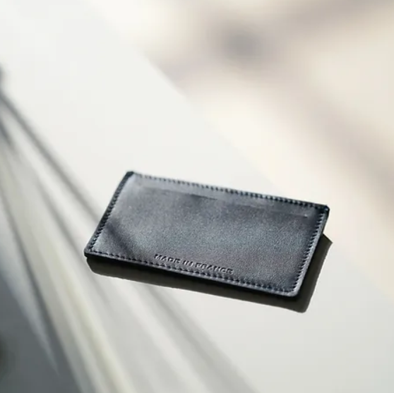 Porte-cartes en cuir upcyclé sur mesure - 6