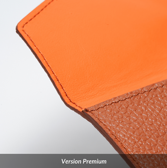 Pochette en cuir upcyclé sur mesure  -