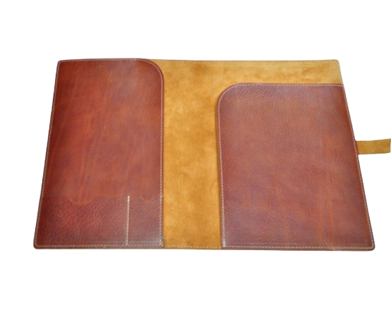 Conférencier en cuir upcyclé sur mesure - 3