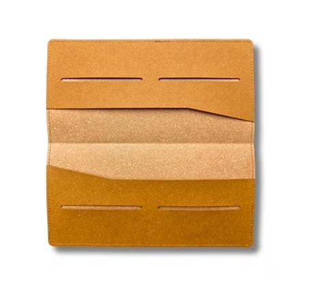 Compagnon de voyage en cuir recyclé made in France -