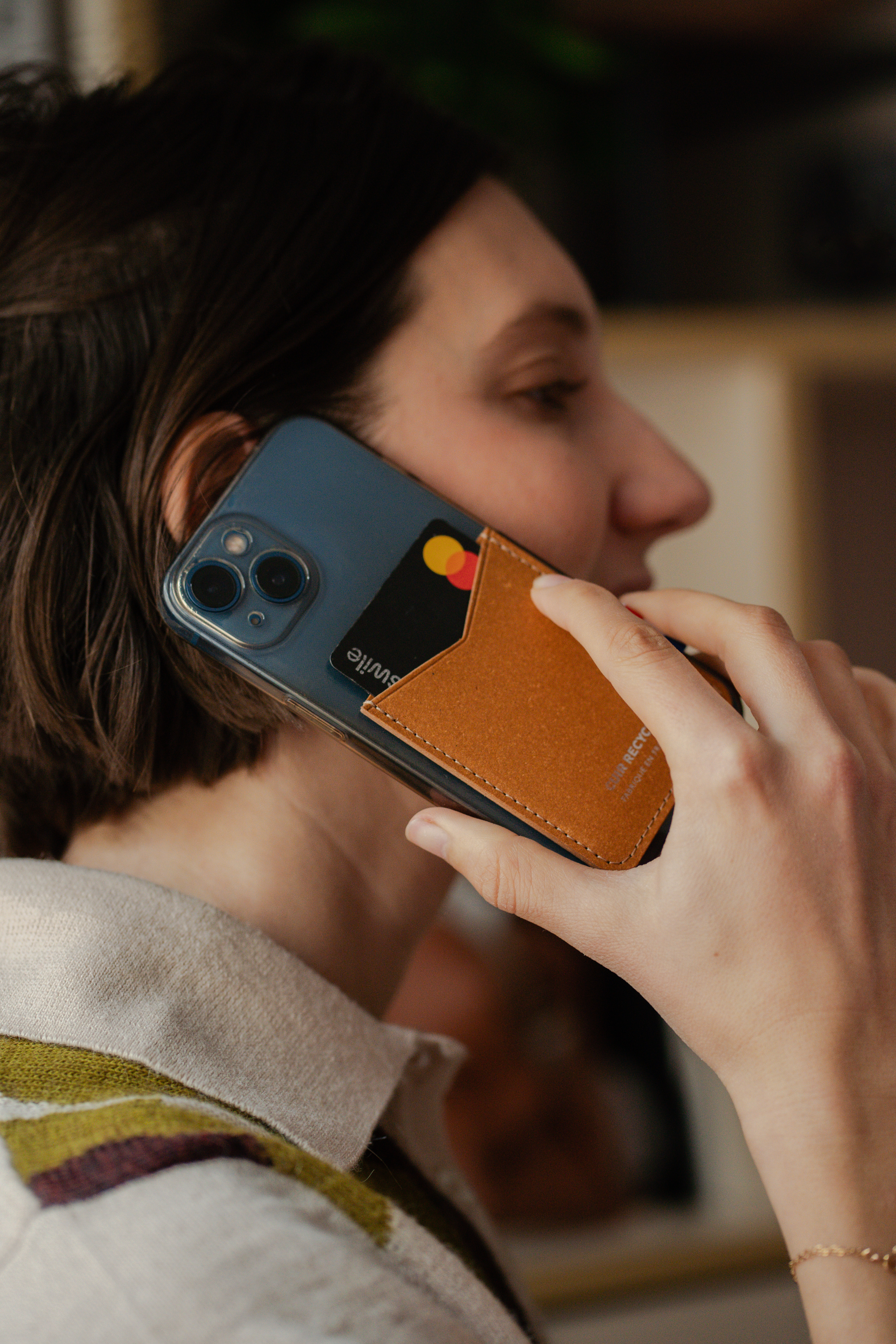 Porte-cartes adhésif pour smartphone en cuir recyclé made in France - 3