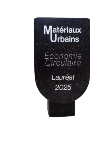 Trophée upcyclé à partir de marc de café et papier recyclé