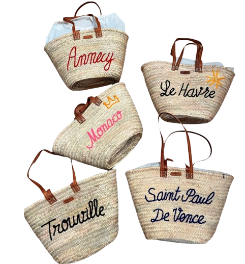 Panier en raphia personnalisable fabriqué artisanalement au Maroc