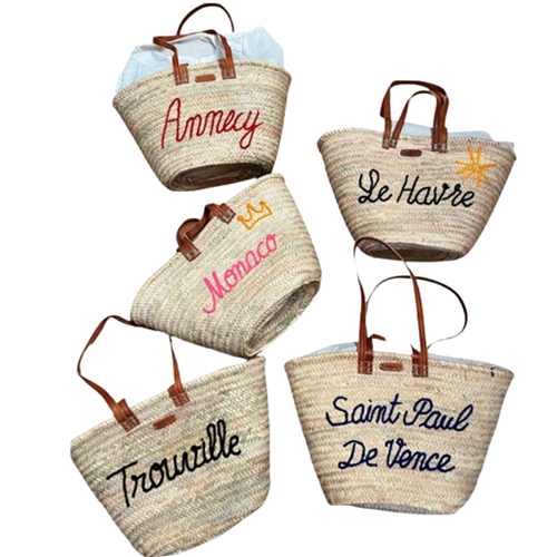 Panier en raphia personnalisable fabriqué artisanalement au Maroc