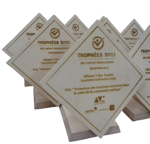 Trophée en bois de réemploi, fait dans un chantier d'insertion - 2